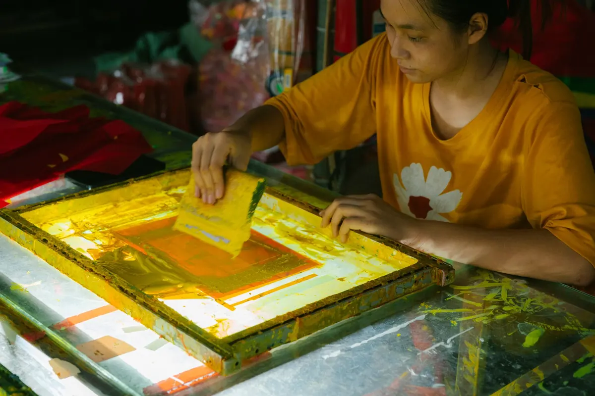 Giclée vs Screen Printing: Which Handmade Art Print Should You Buy?